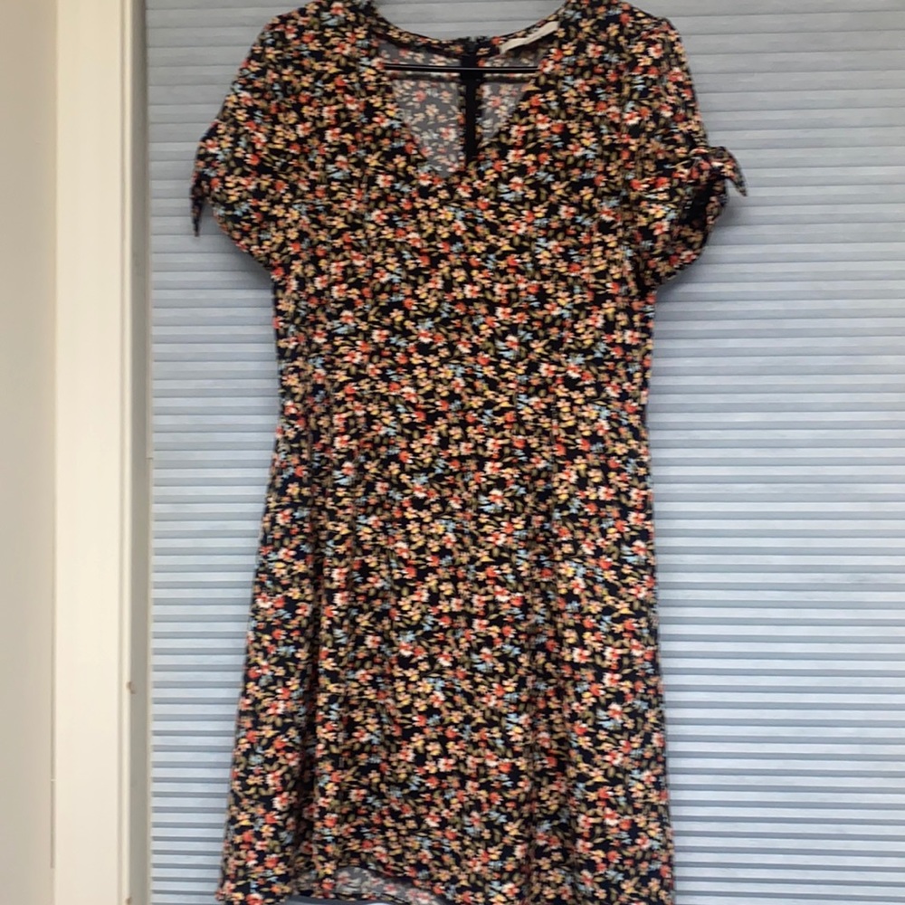 Loft flirty ties sleeve dress